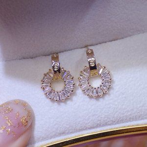 NEW 14K Gold Plated Diamond Circle Earrings a